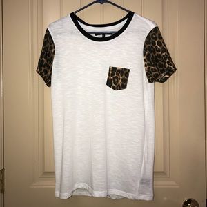 WHITE & LEOPARD TEE